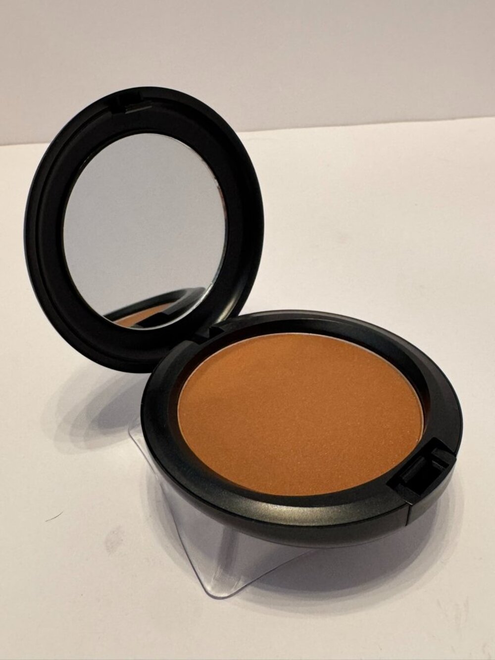 MAC Refined Golden Bronzing Powder Matte Finish Classic Black Case New